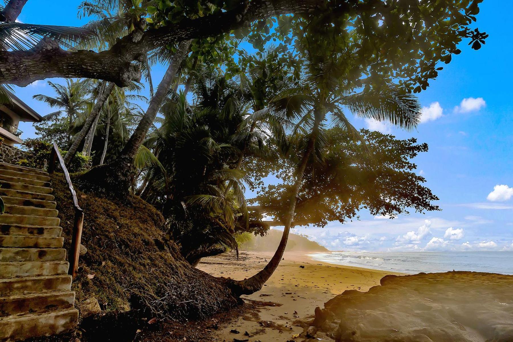 Ocean Front Palacio Tropical Villa Puntarenas Exterior photo